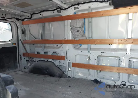 2017 Ford Transit T-250 z USA, uszkodzony, nr VIN 1FTYR1ZM4HKB09906